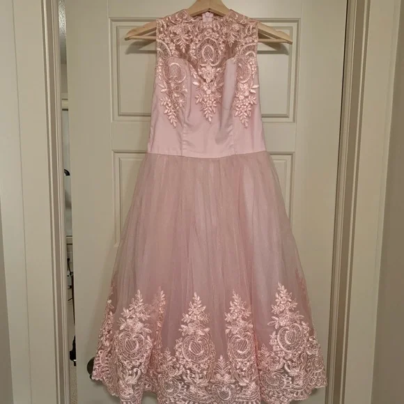 chinese dress ladies Chi Chi London Lace Dress Blush – CHIC Kuwait Luxury Outlet main image 0
